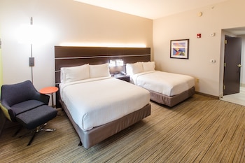Suite, 2 Queen Beds, Roll-in Shower (Communications)
