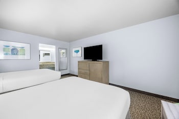 Standard Room, 2 Queen Beds, Non Smoking, Refrigerator & Microwave
