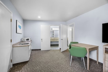 Suite, 1 King Bed, Non Smoking, Jetted Tub