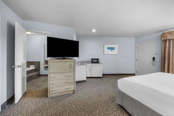 Suite, 1 King Bed, Non Smoking, Jetted Tub
