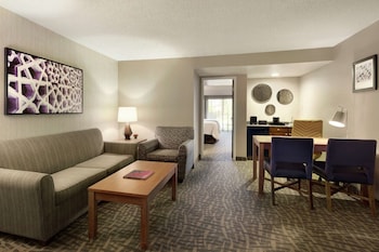 Room, 2 Queen Beds, Balcony