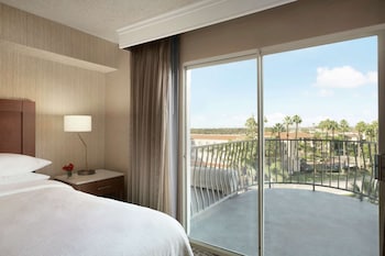 Room, 2 Queen Beds, Balcony