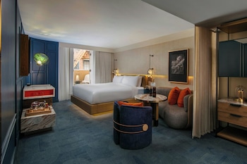 Room, 1 King Bed, Roll-in Shower, Balcony