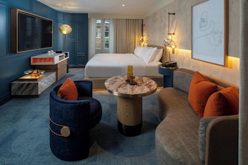 Premier Room, 1 King Bed