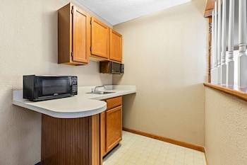 Studio Suite, 1 King Bed, Non Smoking