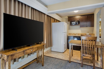Suite, 1 King Bed, Non Smoking, Microwave (with Sofabed)