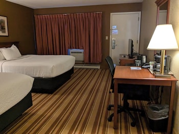 Room, 2 Queen Beds, Non Smoking (Exterior Access)