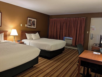 Room, 2 Queen Beds, Non Smoking (Exterior Access)