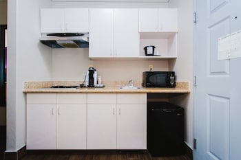 Deluxe Studio Suite