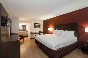 Superior Room, 1 King Bed, Non Smoking (Renovated)