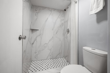 Room, 1 King Bed, Non Smoking, Jetted Tub