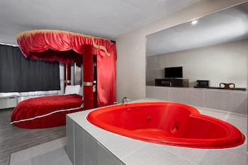 Room, 1 King Bed, Non Smoking, Jetted Tub