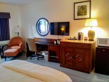 Standard Room, 2 Queen Beds, Non Smoking