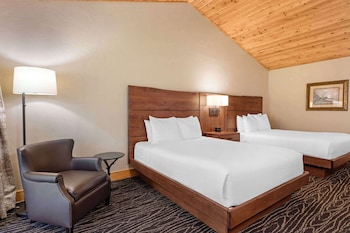 Standard Room, 2 Queen Beds, Accessible, Bathtub