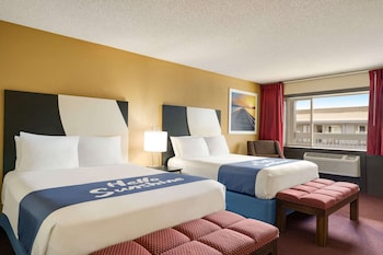 Upgraded, Deluxe Room, 2 Queen Beds, Non Smoking