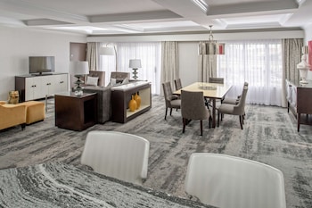 Suite, 1 King Bed, Non Smoking