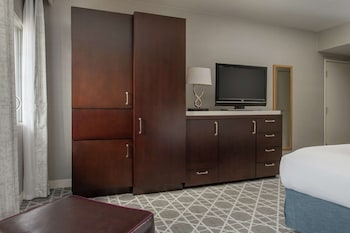 Deluxe Room, 1 King Bed, Accessible
