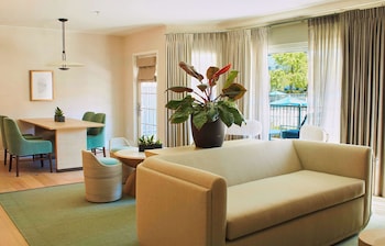 Suite, 1 King Bed, Patio