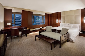 Premium Suite, 1 King Bed