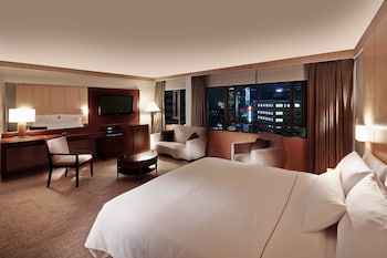 Junior Suite, 1 King Bed, City View