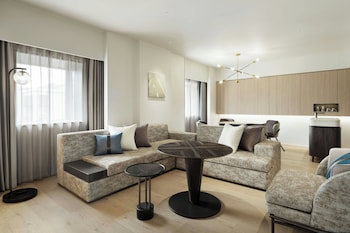 Premium Room, 1 King Bed