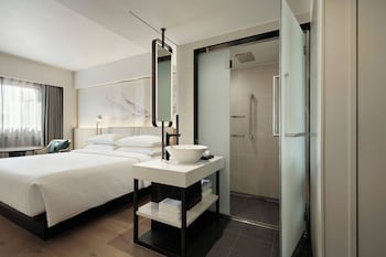 Room, 1 King Bed (Moderate)
