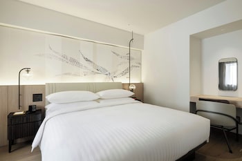 Premium Room, 1 King Bed
