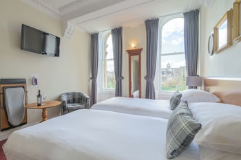 Standard Twin Room, 2 Twin Beds (Princes Street View)