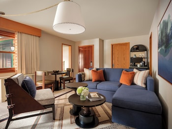 One Bedroom Suite Lake view King