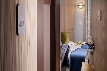 Communicating rooms