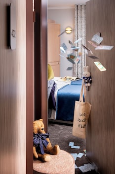 Communicating rooms