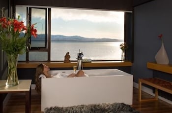 Suite, 1 King Bed, Lake View (Pool Access)