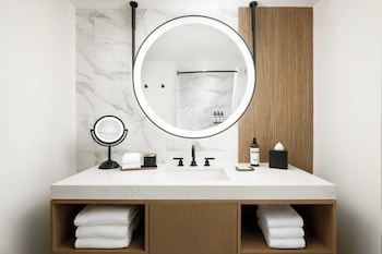 Room, 2 Double Beds (Times Square View)