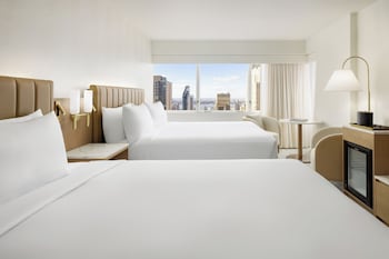 Room, 2 Queen Beds, Corner