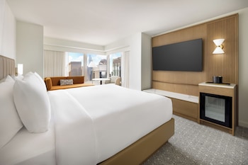 Room, 1 King Bed, Corner