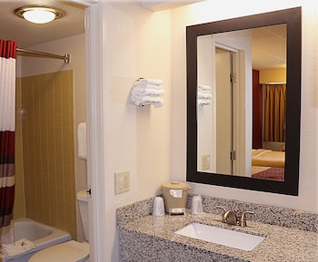Deluxe Room, 1 King Bed, Accessible, Non Smoking (Roll-In Shower)