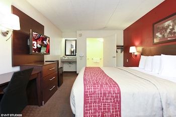 Deluxe Room, 1 King Bed, Accessible, Non Smoking (Roll-In Shower)