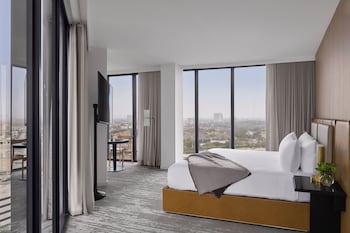 Room, 1 King Bed, Corner