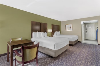 Standard Townhome, Multiple Beds, Non Smoking, Refrigerator & Microwave (Walk-in Shower)