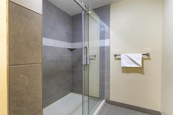 Standard Room, 2 Queen Beds, Non Smoking, Refrigerator & Microwave (Walk-in Shower)