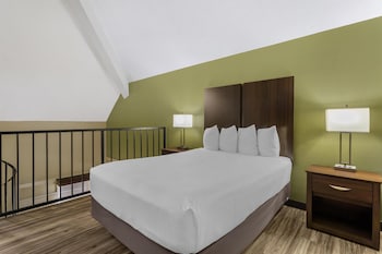 Standard Townhome, Multiple Beds, Non Smoking, Refrigerator & Microwave (Walk-in Shower)