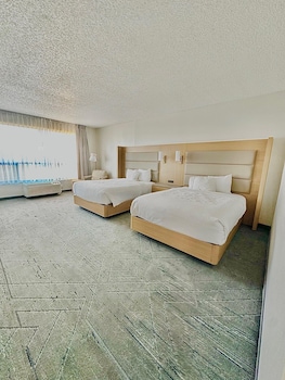 Standard Room, 2 Queen Beds, Accessible