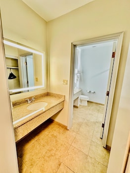 Room, 1 Queen Bed, Accessible