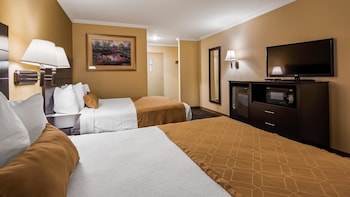 Suite, 2 Queen Beds, Non Smoking, Refrigerator & Microwave (with Sofabed)