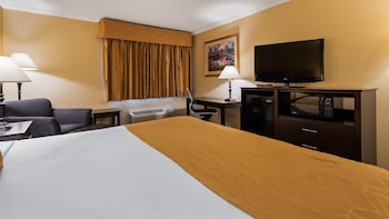 Standard Room, 1 King Bed, Non Smoking, Refrigerator & Microwave