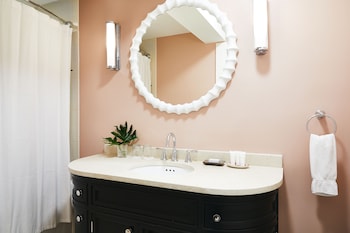 Deluxe Studio Suite