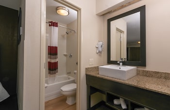 Deluxe Room, 2 Double Beds (Smoke Free)