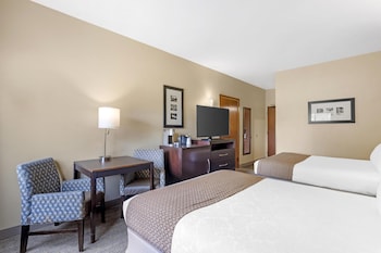 Standard Room, 2 Queen Beds, Refrigerator, Golf View