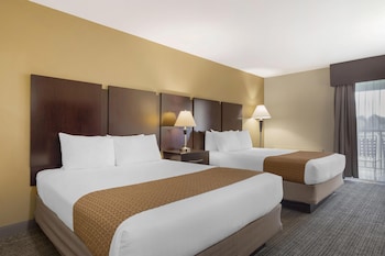 Standard Room, 2 Queen Beds, Balcony, Golf View