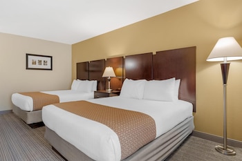 Standard Room, 2 Queen Beds, Balcony, Golf View